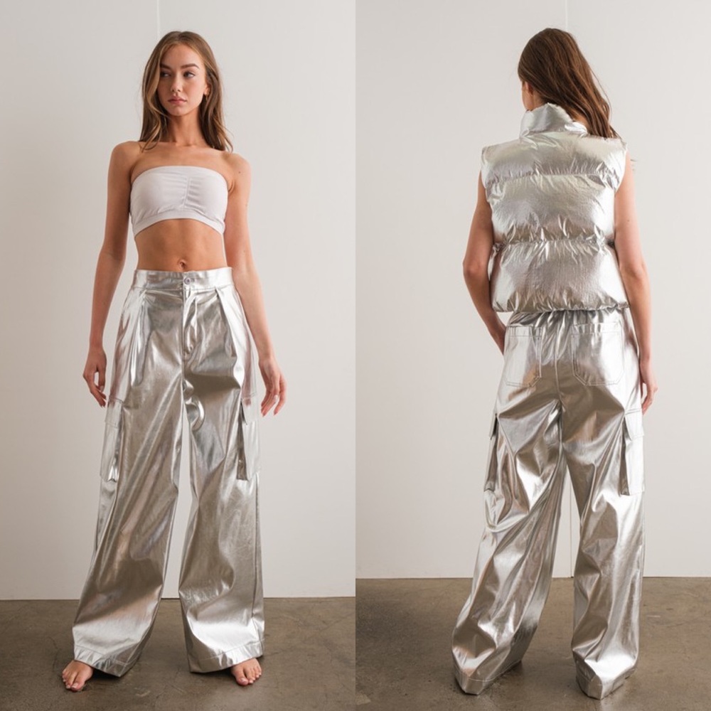 *24 HOUR SALE* Out Of This World Silver Metallic Cargos - Picture 5 of 7
